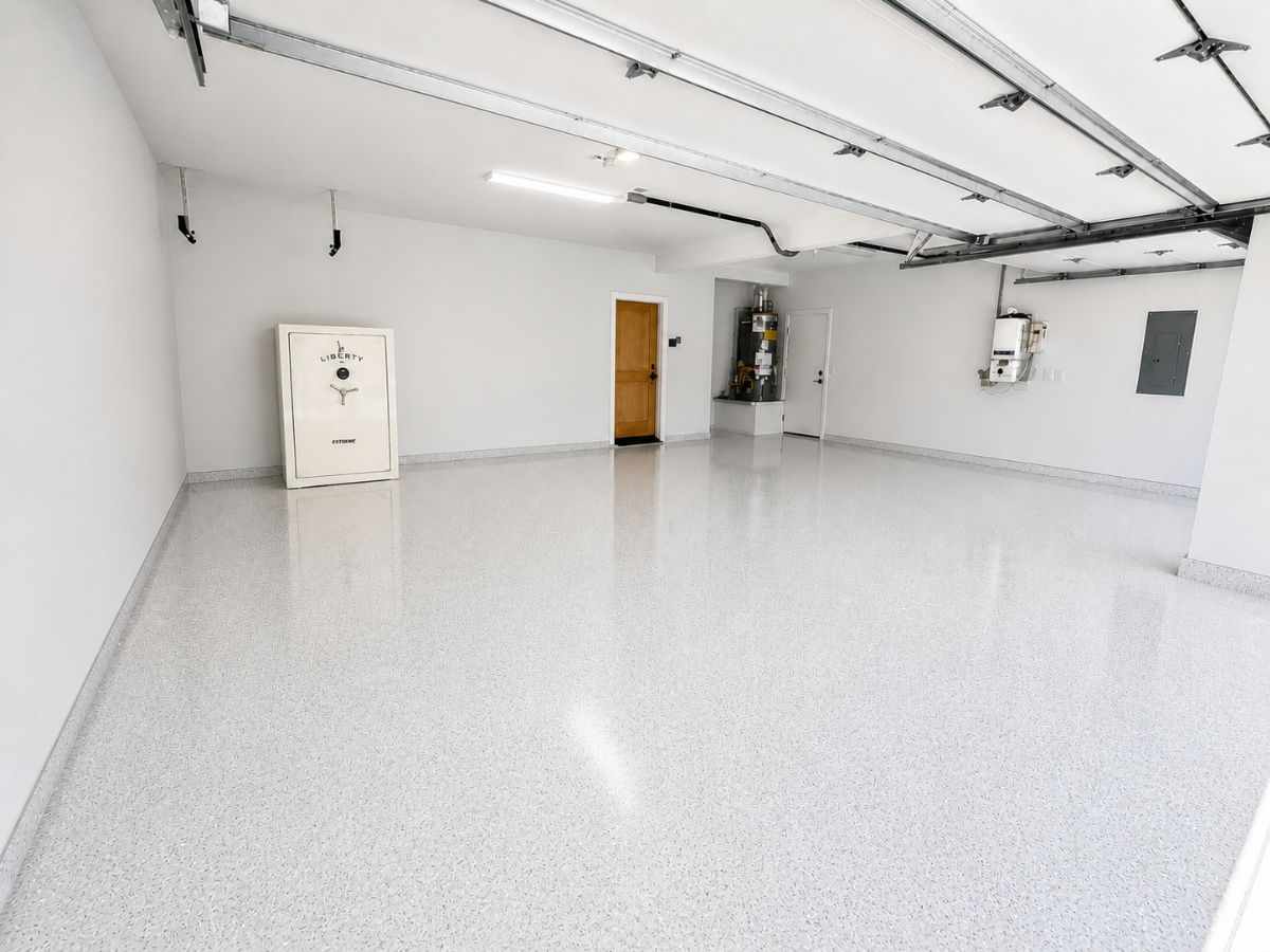 Garage epoxy floor coating in Rocklin CA flake finish